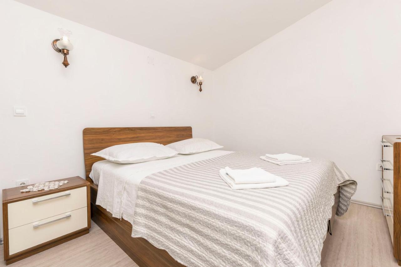 Apartments Maja トロギール エクステリア 写真